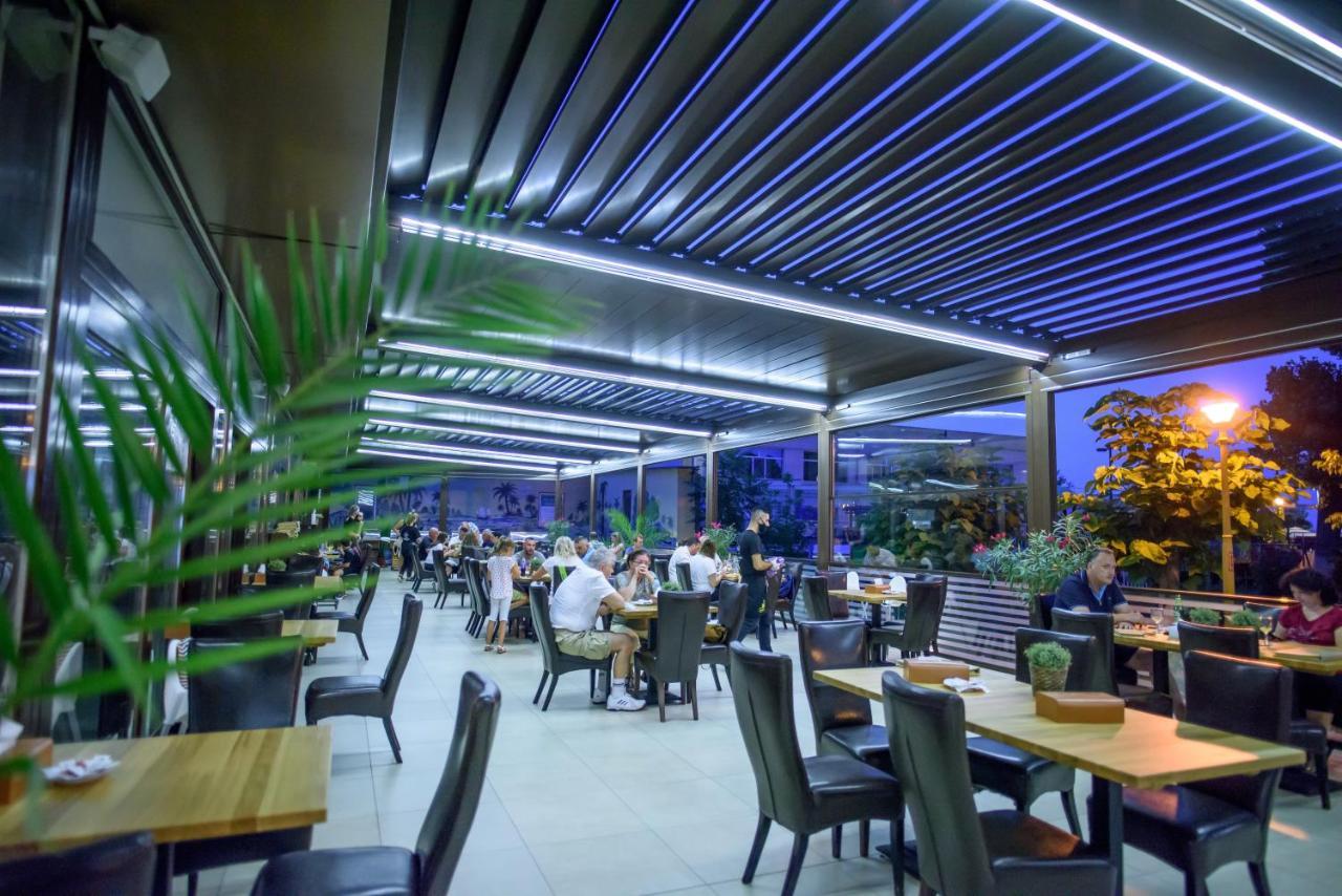 Hotel Tomis مامايا المظهر الخارجي الصورة