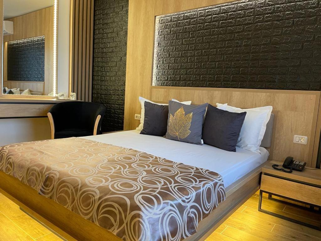 Hotel Tomis مامايا المظهر الخارجي الصورة