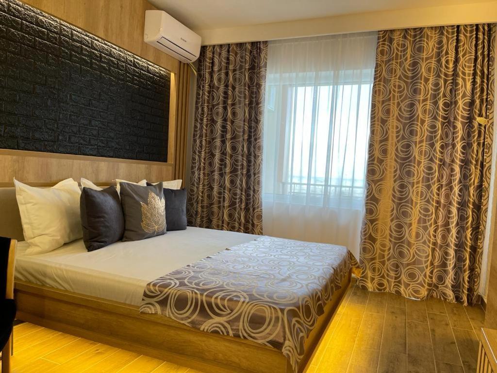 Hotel Tomis مامايا المظهر الخارجي الصورة