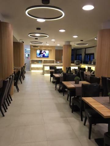 Hotel Tomis مامايا المظهر الخارجي الصورة